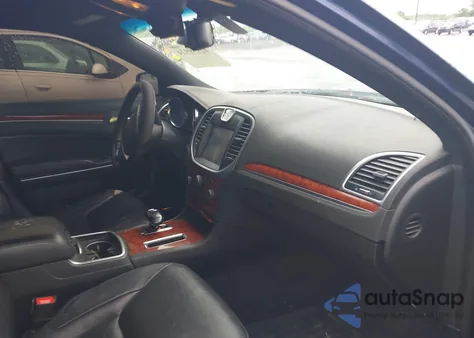 2013 Chrysler 300 Motown from USA, damaged, VIN 2C3CCAAG3DH657127